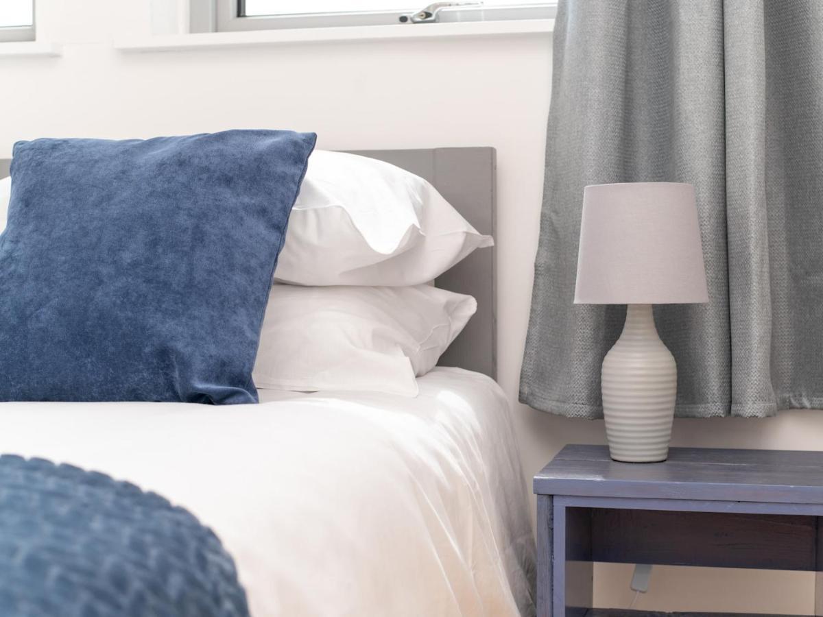 Pass The Keys Bright Modern One Bed Apartment - Bath City Centre Eksteriør bilde